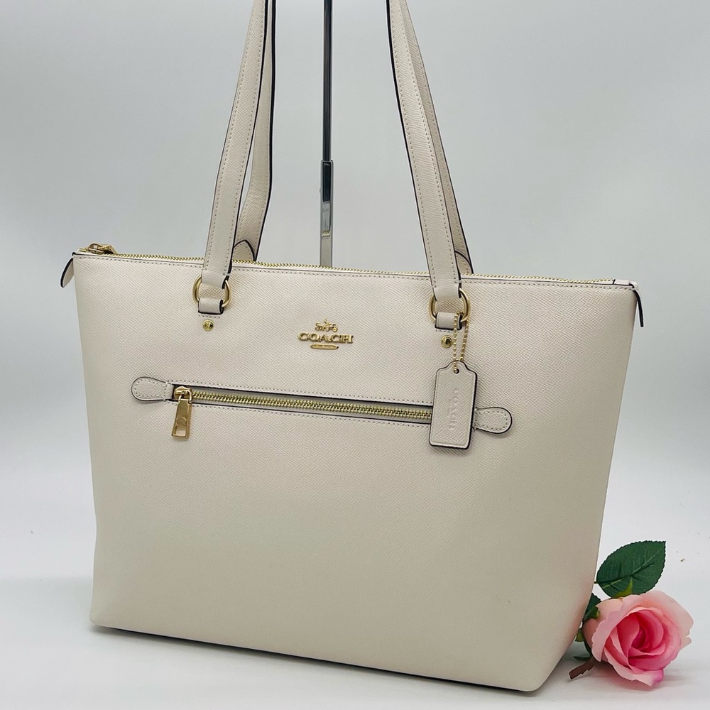 Coach Gallery Tote Bag - Picture 2 of 9